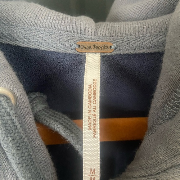 Free People Hooded sweatshirt, 2 tone flowy bottom - Picture 4 of 4